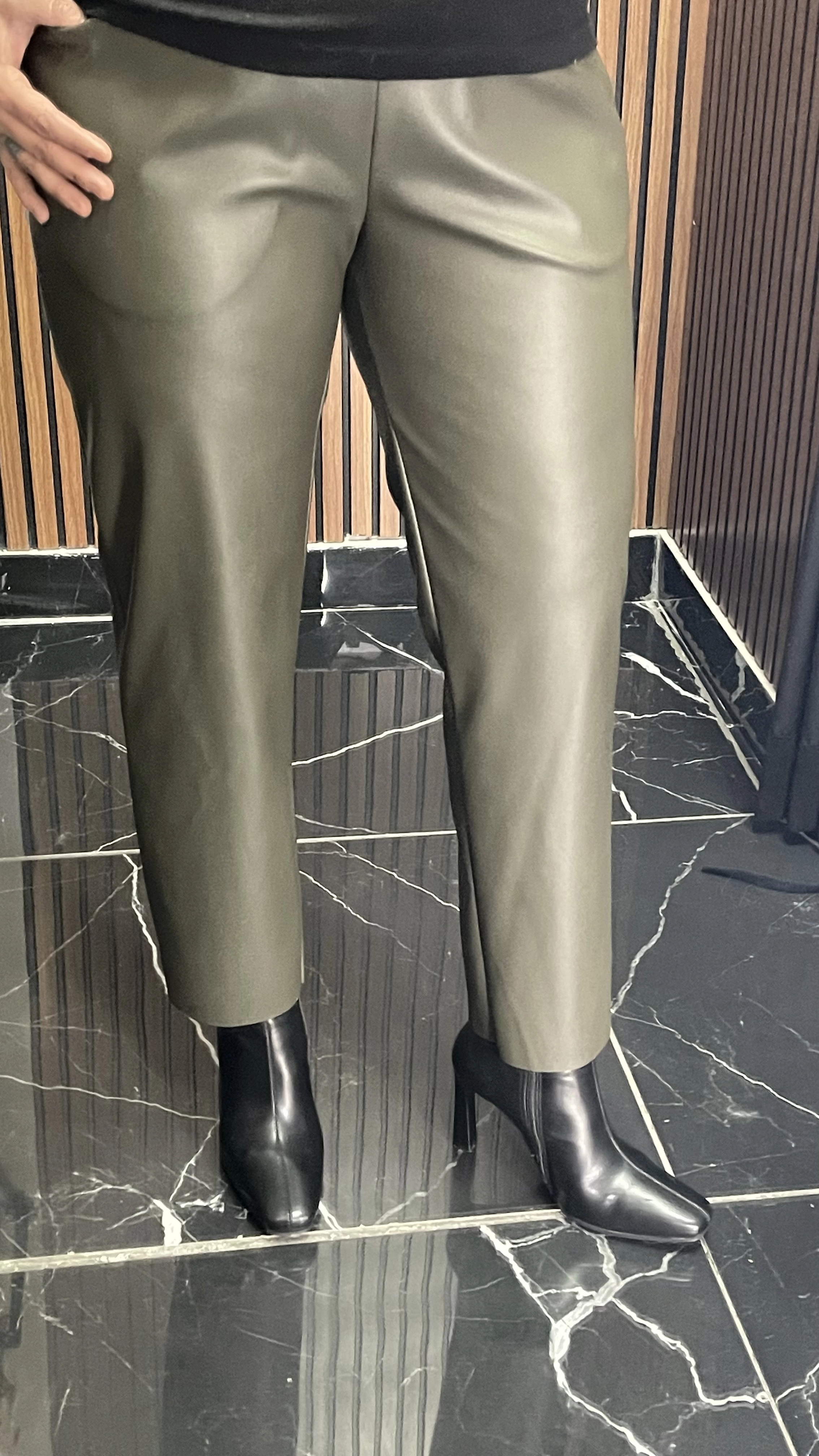 Beli Lastikli Suni Deri Havuç Pantolon - Resim 3