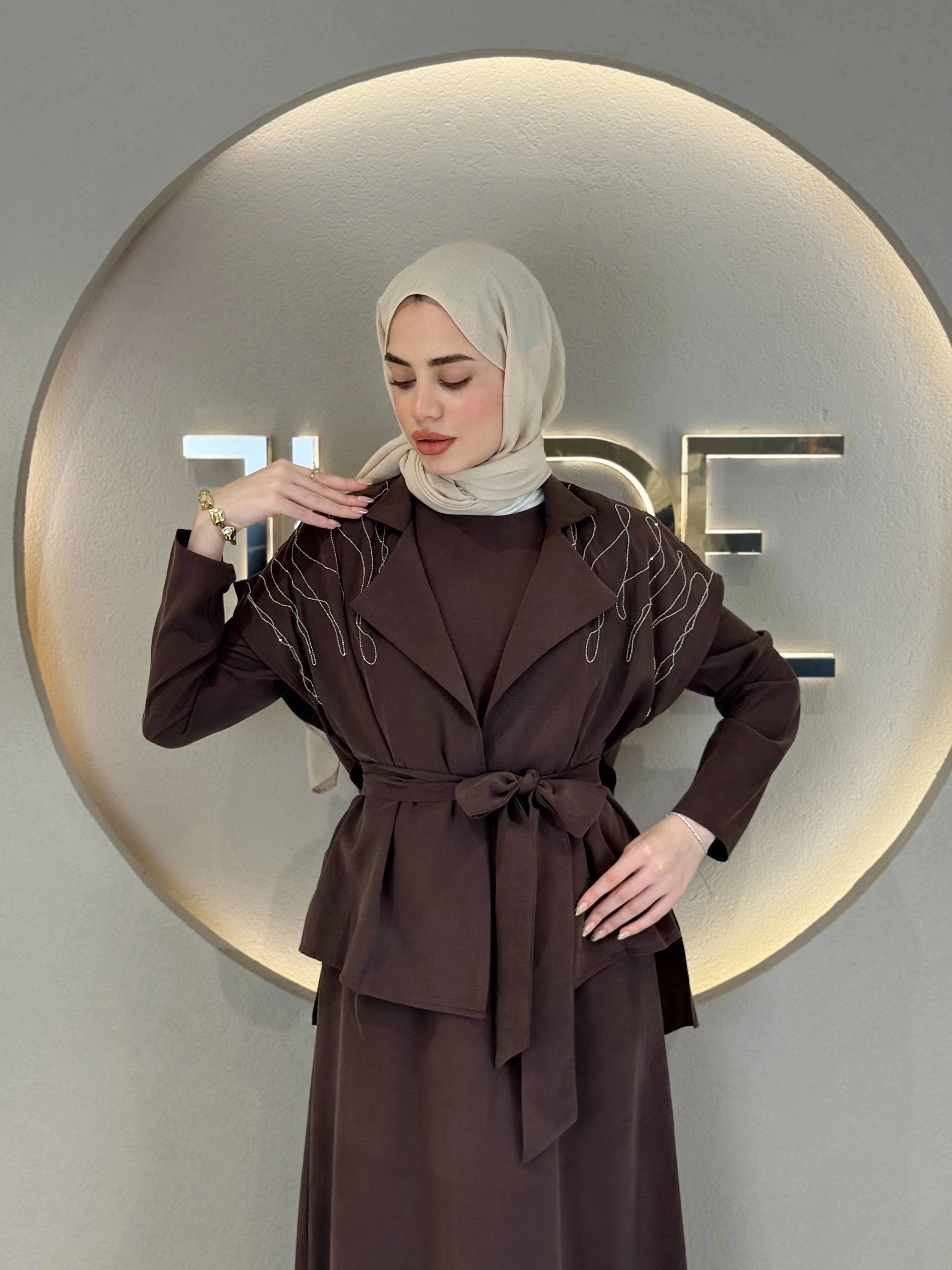 Jupe Omuzları İşlemeli Yelekli Elbise - Resim 11