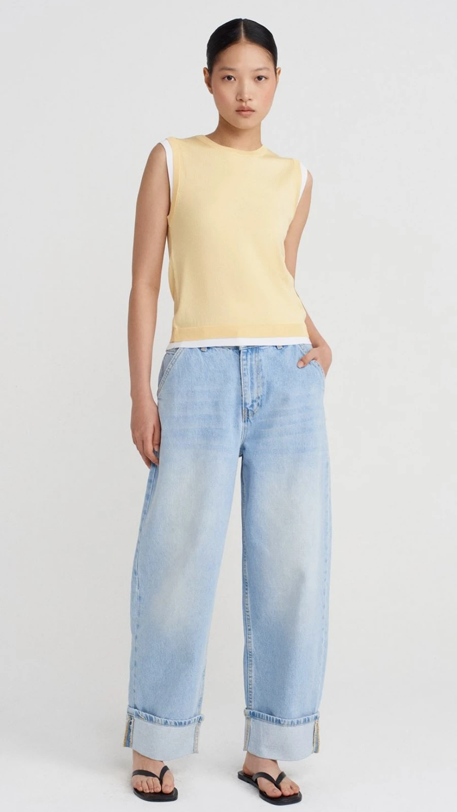 Çift Yaka Görünümlü Kolsuz Triko