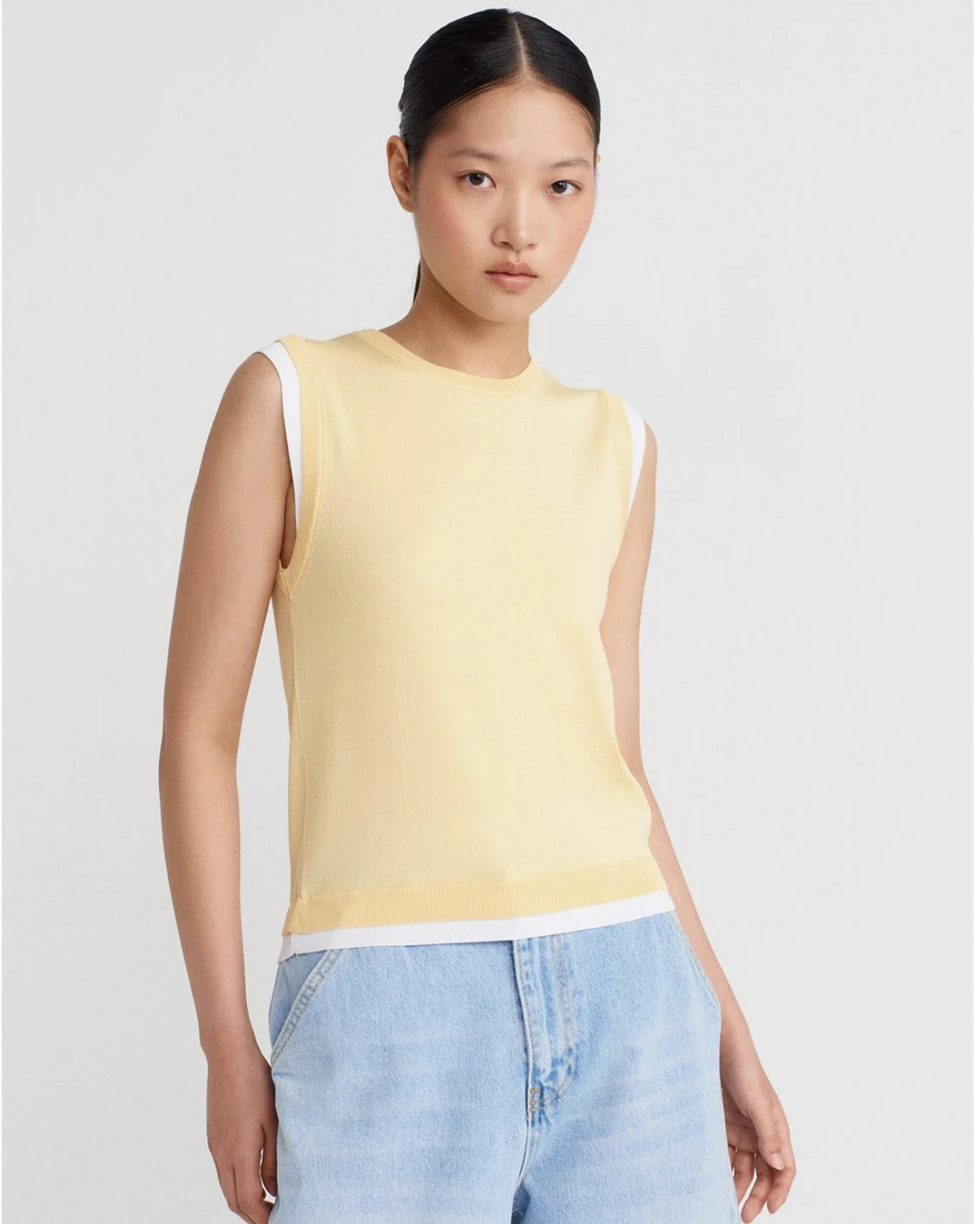 Çift Yaka Görünümlü Kolsuz Triko - Resim 4