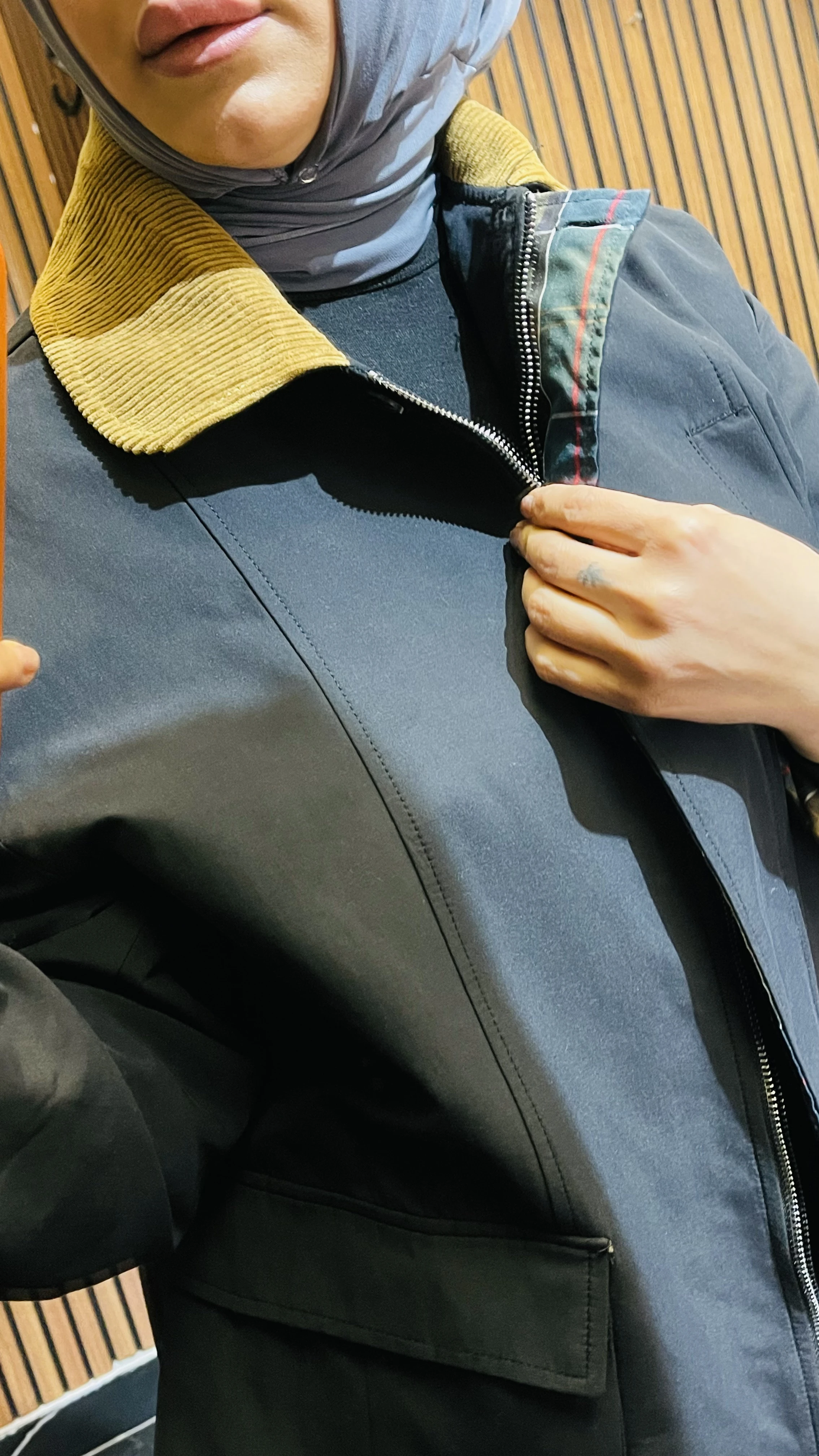 Barbour Kadife Yaka Ekoseli Ceket - Resim 5