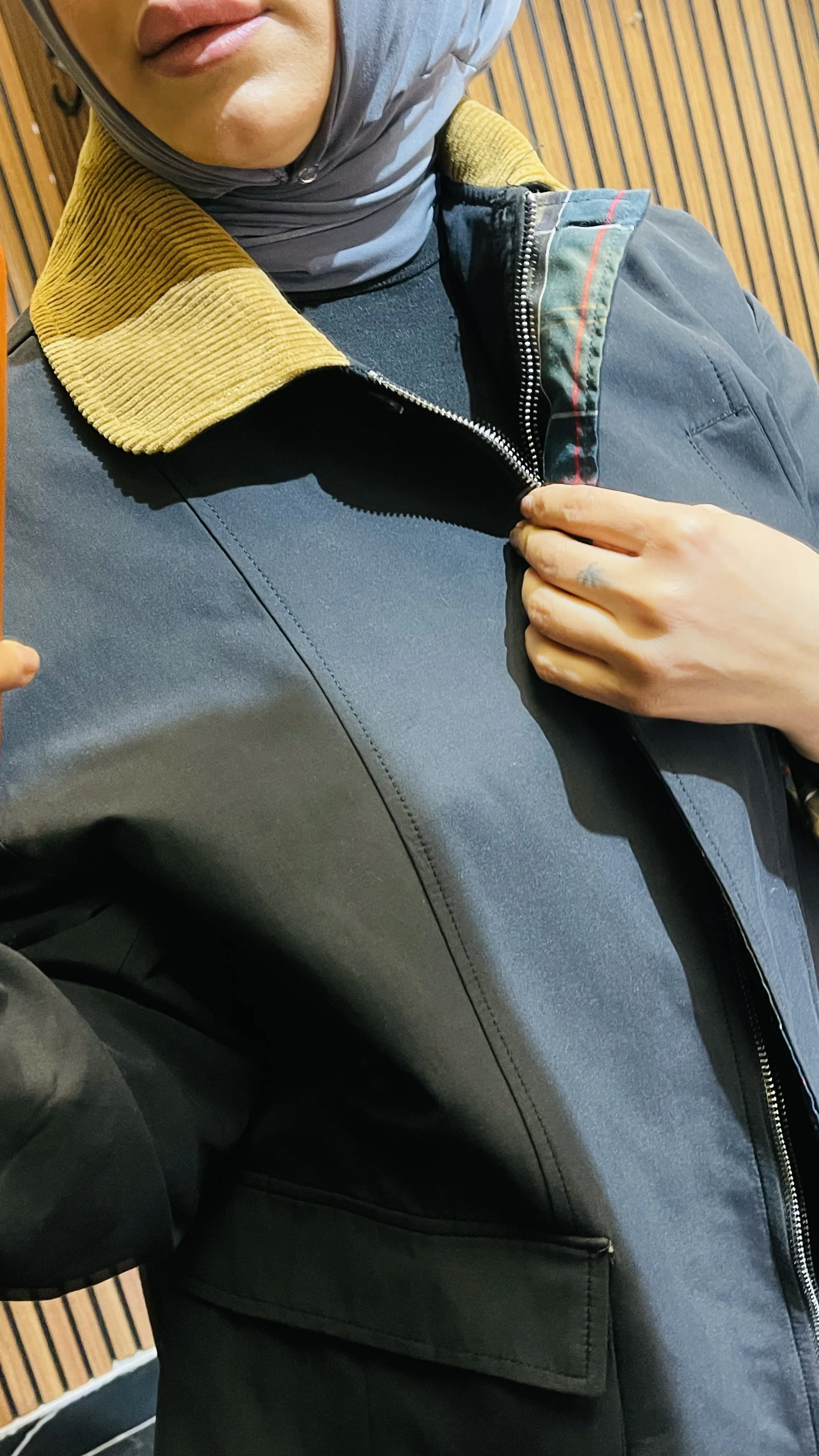 Barbour Kadife Yaka Trençkot - Resim 3