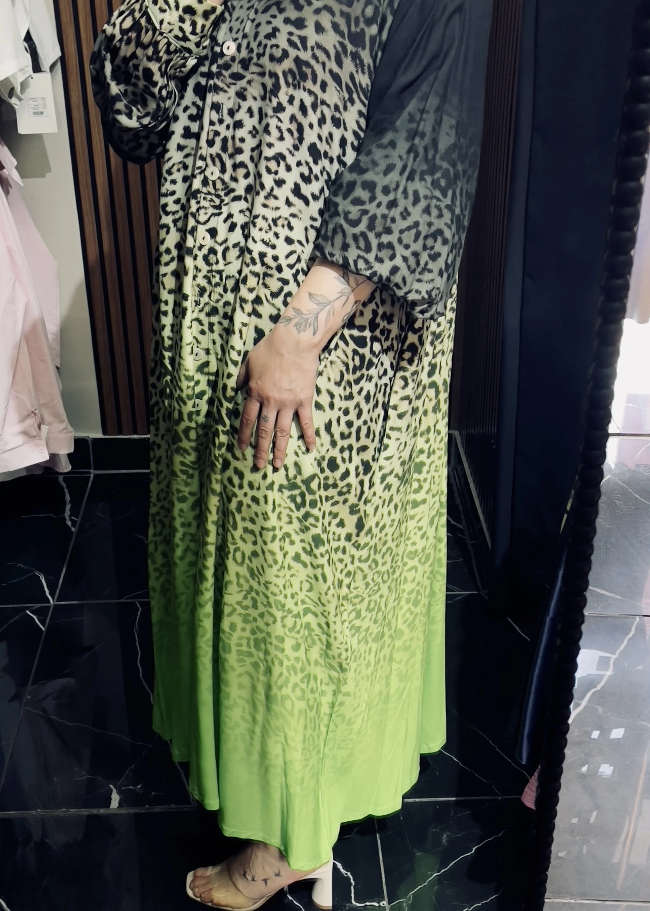 Leoparlı Yeşil Elbise - Resim 3